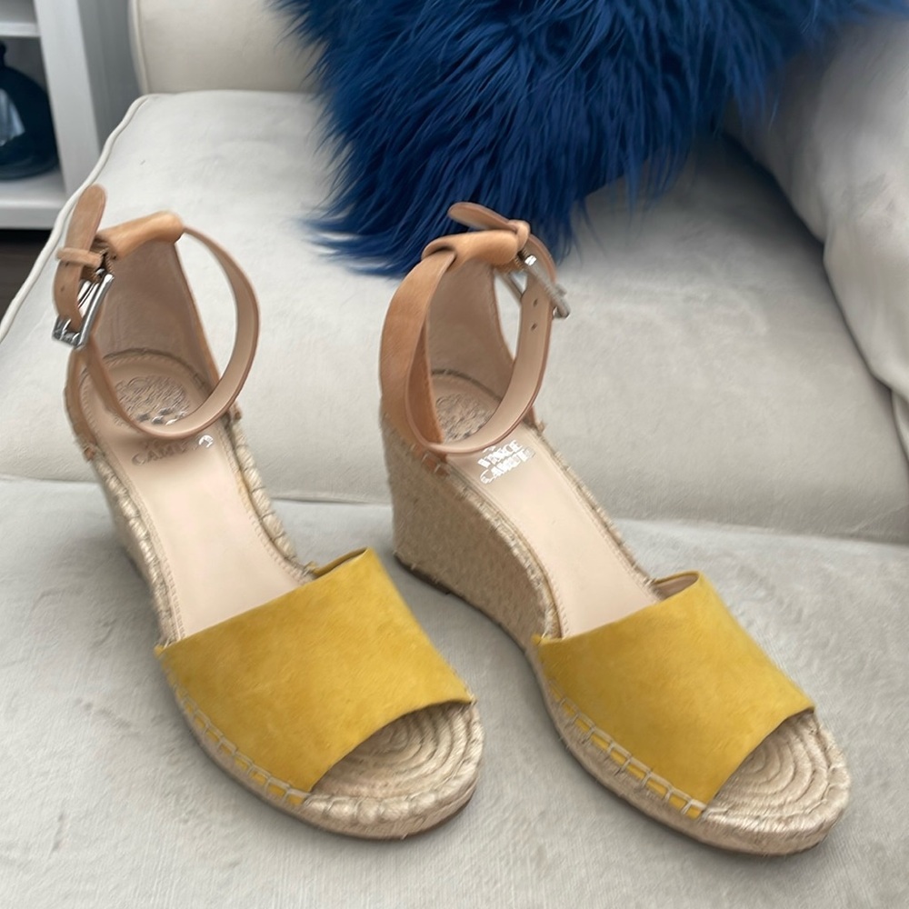 Vince Camuto NWOT mustard yellow  Leera wedge sandal womens sz 8 1/2